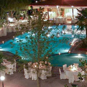 Four Seasons 3*, Τρίλοφο Ελλάδα